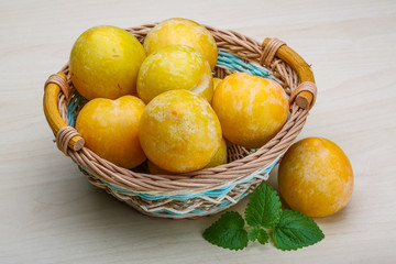 Yellow plums
