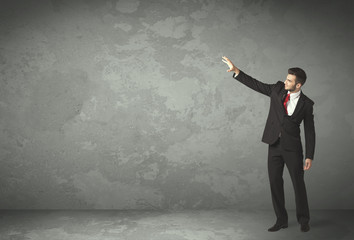 Obraz premium Business person throwing with empty copyspace