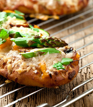 spargel pizza brot