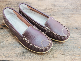 leather lady shoe brown color