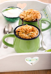 Fruit crumble topping cupcakes