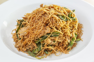 Fired thin noodles with soy sauce