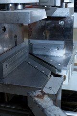 Metal press: