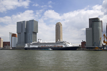 Fototapeta premium Rotterdam Cruise Ship