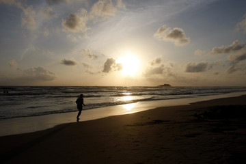 Fototapeta na wymiar Sonnenuntergang am indischen Ozean
