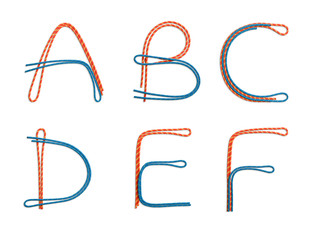 Buchstaben geformt aus einem Kletterseil