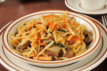 Beef lo mein