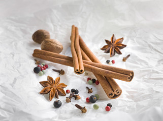 Gewürze für die Weihnachtsbäckerei