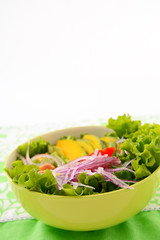 新鮮なサラダ