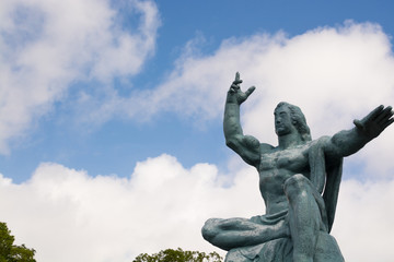 Fototapeta premium 平和祈念像＠長崎平和公園