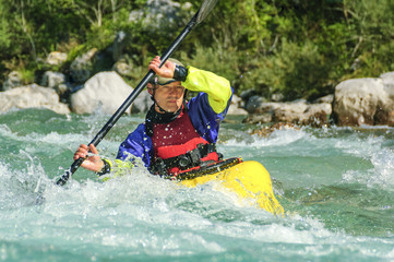 souverän im Wildwasser unterwegs