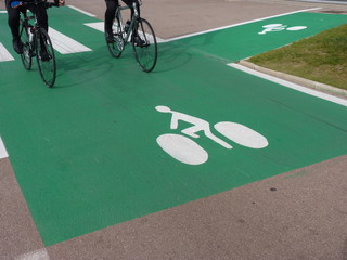vélos sur piste cyclable