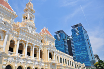 Fototapeta premium Townhall and skyscrapers of Saigon