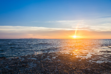 Fototapeta premium beautiful sunset in the sea
