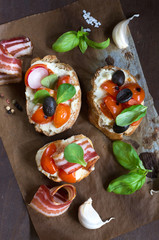 Bruschetta with bacon and tomato