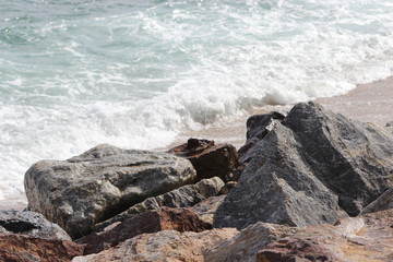 Камни на пляже у моря