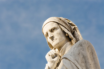 statue of Dante Alighieri, piazza dei Signori, Verona, Italy