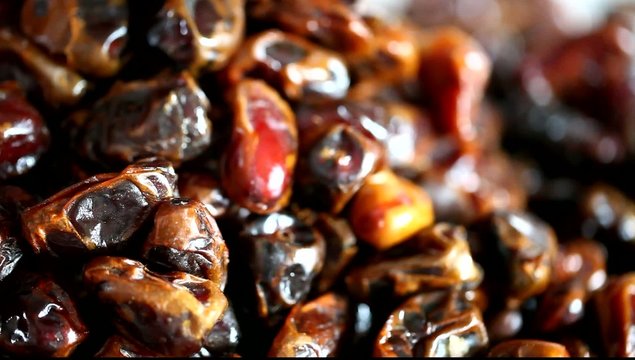 Video much of dates on a plate