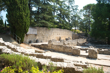 exhumation Vaison-la-Romaine
