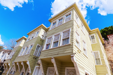historisches Holzhaus in der Altstadt von Istanbul