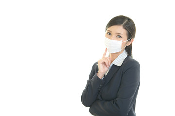 風邪を引いた女性