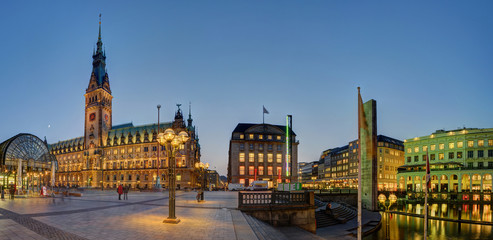 Fototapeta premium Hamburg - Rathausmarkt/Alsterarkaden.