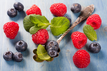 Berries mix with mint