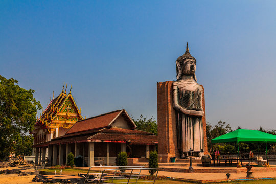 Buddha statue on blue sky, Watklang Photharam, Ratchaburi Thaila
