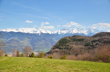 Fototapeta premium Belledonne w oddali (Chartreuse / Isère)