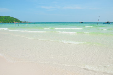 Fototapeta na wymiar Paradise beach in Phu quoc island, Viet nam.