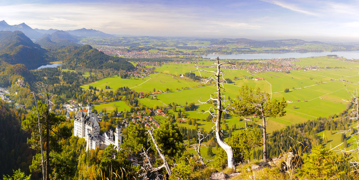 Panorama Landschaft In Bayern Mit Schloss Neuschwanstein