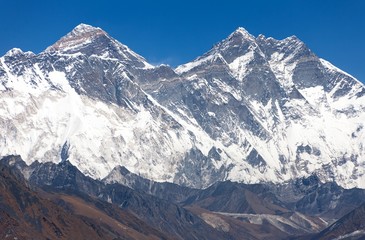 Fototapeta na wymiar view of Mount Everest, Nuptse rock face, Lhotse