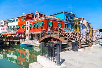 Fototapeta na wymiar Painted houses of Burano, in the Venetian Lagoon, Italy.