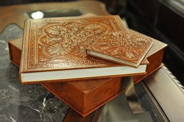 Fototapeta premium brown leather wedding photo book album