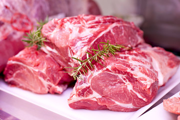 carne mista assortita per arrosto