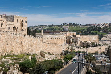 Fototapeta na wymiar Al-Aqsa Mosque view from the Ramparts Walk