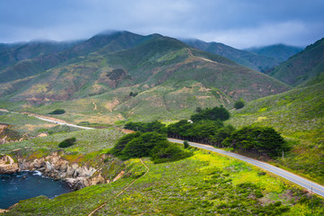 Fototapeta na wymiar View of Pacific Coast Highway and mountains along the coast at G