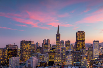 Fototapeta na wymiar downtown San Francisco at sunset.