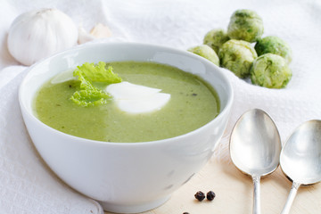 Broccoli green fresh cream soup