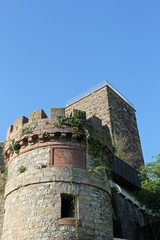 Fototapeta na wymiar Turm auf dem Turmberg