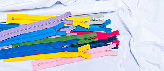 Multi-colored zipper