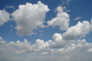 clouds in the blue sky
