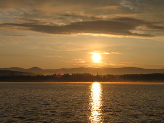 Naklejka premium Восход солнца