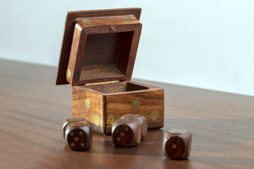 Old dices for a jamb game play