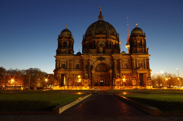 berliner dom zur blauen stunde © annabell2012