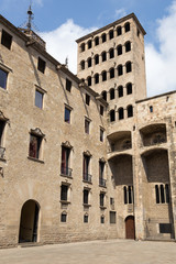 Fototapeta na wymiar Palau Reial at Placa del Rei in Barcelona