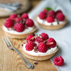 Individual raspberry tarts