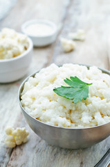creamy cauliflower garlic rice