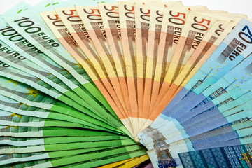 Geldfächer aus verschiedenen Euroscheinen 500 200 100 50 20