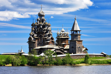 Wooden churches on island Kizhi on lake Onega, Russia - obrazy, fototapety, plakaty